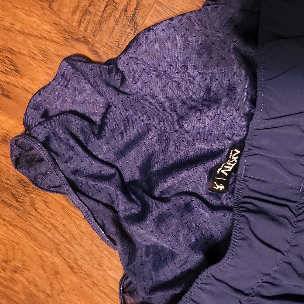 Shorts - Picture 4 of 6